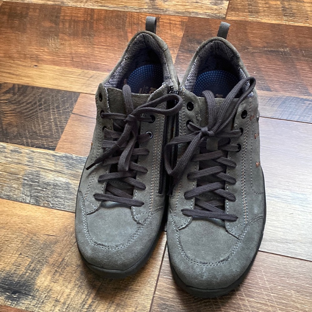 Grey shoes work style